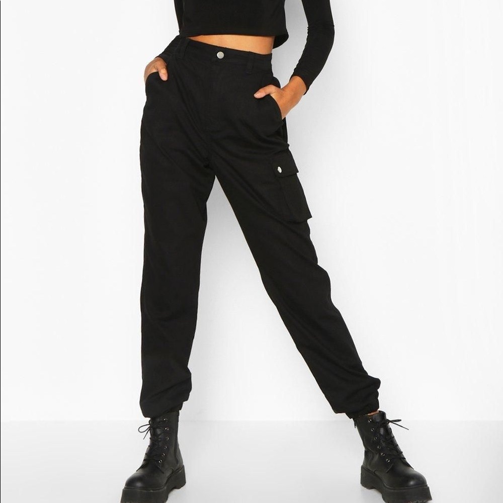 Boohoo women’s black denim cargo pants